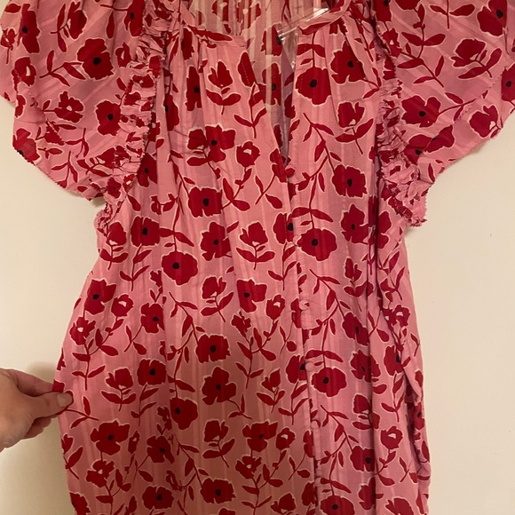 Vineyard Vines NWT (button up 1/2 way) blouse, size large. Very cute! - Picture 2 of 4